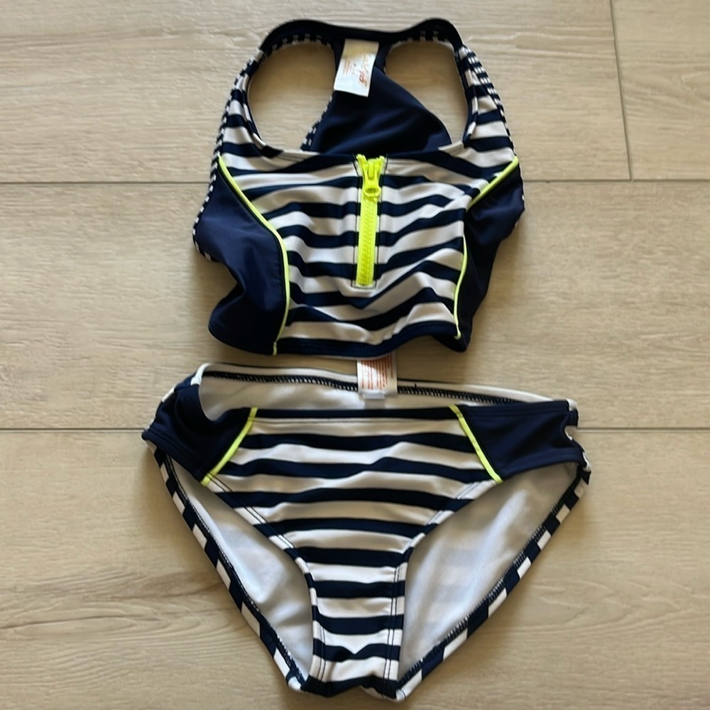 TARGET :: SWIMWEAR - Picture 3 of 14